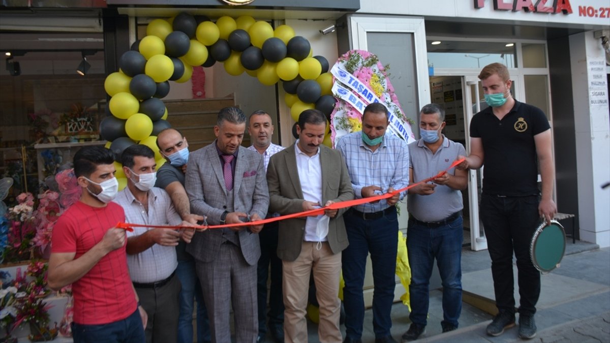 Tatvan Belediye Başkanı Geylani iş yeri açılışına katıldı