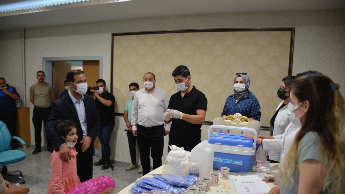 Tatvan Belediyesi personeline korona virüs aşısı yapıldı