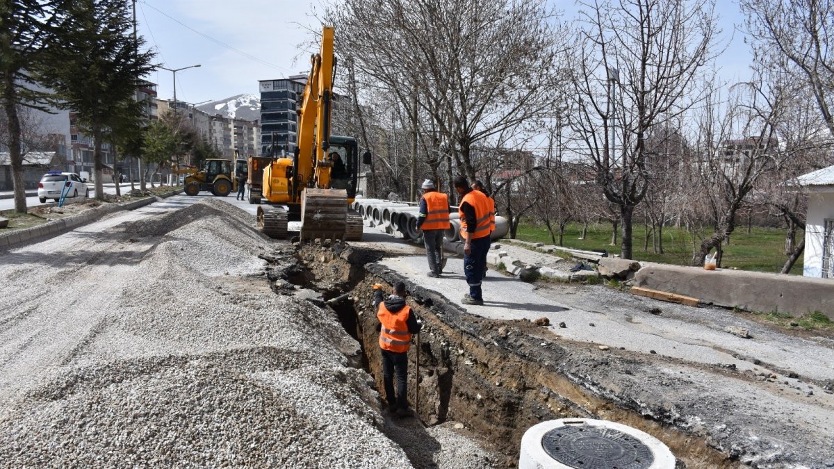 Tatvan Belediyesinden altyapı çalışması