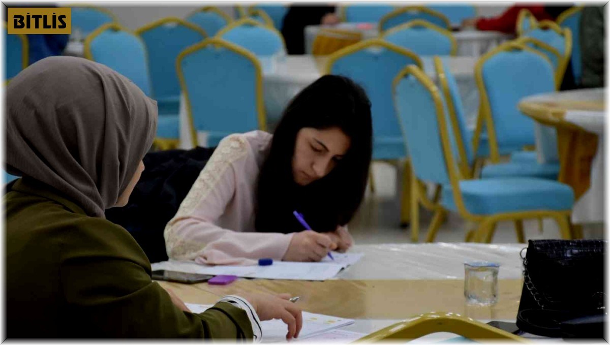 Tatvan Belediyesinden öğrencilere ücretsiz deneme sınavı desteği