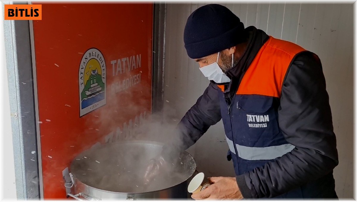 Tatvan Belediyesinden sıcak çorba ikramı