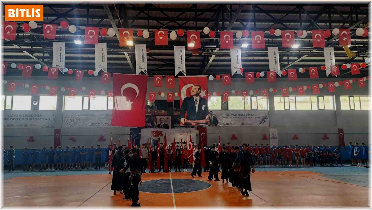 Tatvan'da 19 Mayıs coşkusu