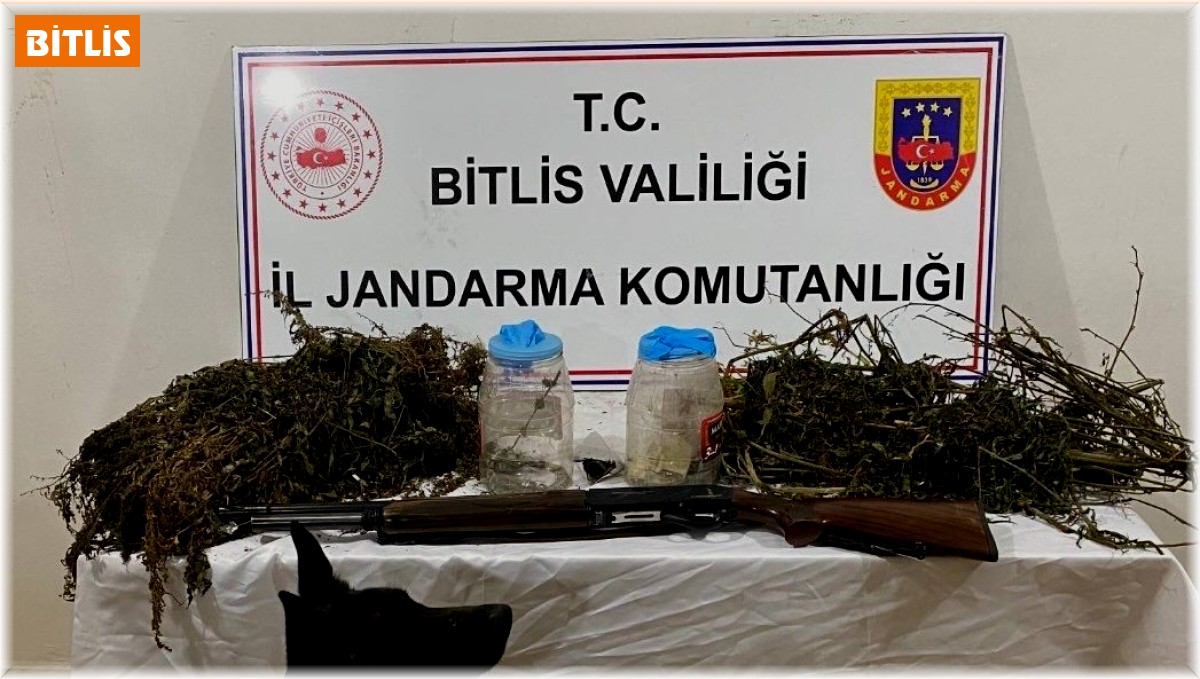 Tatvan'da 3 kilo 960 gram kubar esrar ele geçirildi