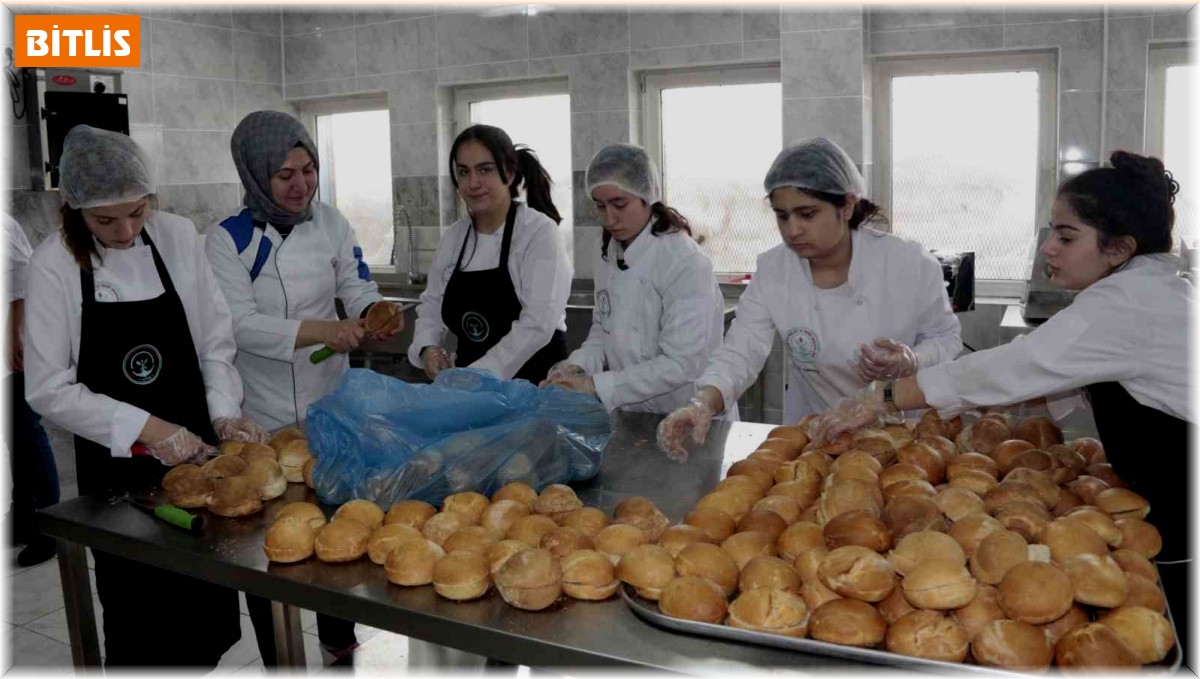 Tatvan'da 5 bin öğrenciye ücretsiz yemek hizmeti