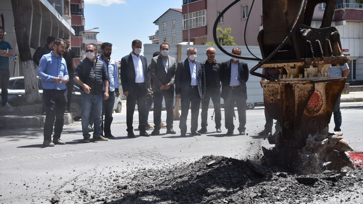 Tatvan'da alt yapı çalışması sürüyor