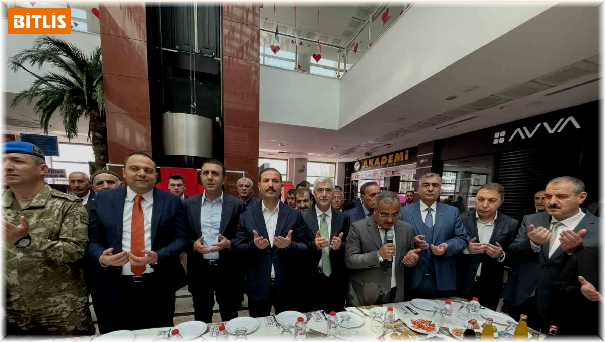 Tatvan'da bayramlaşma töreni yapıldı