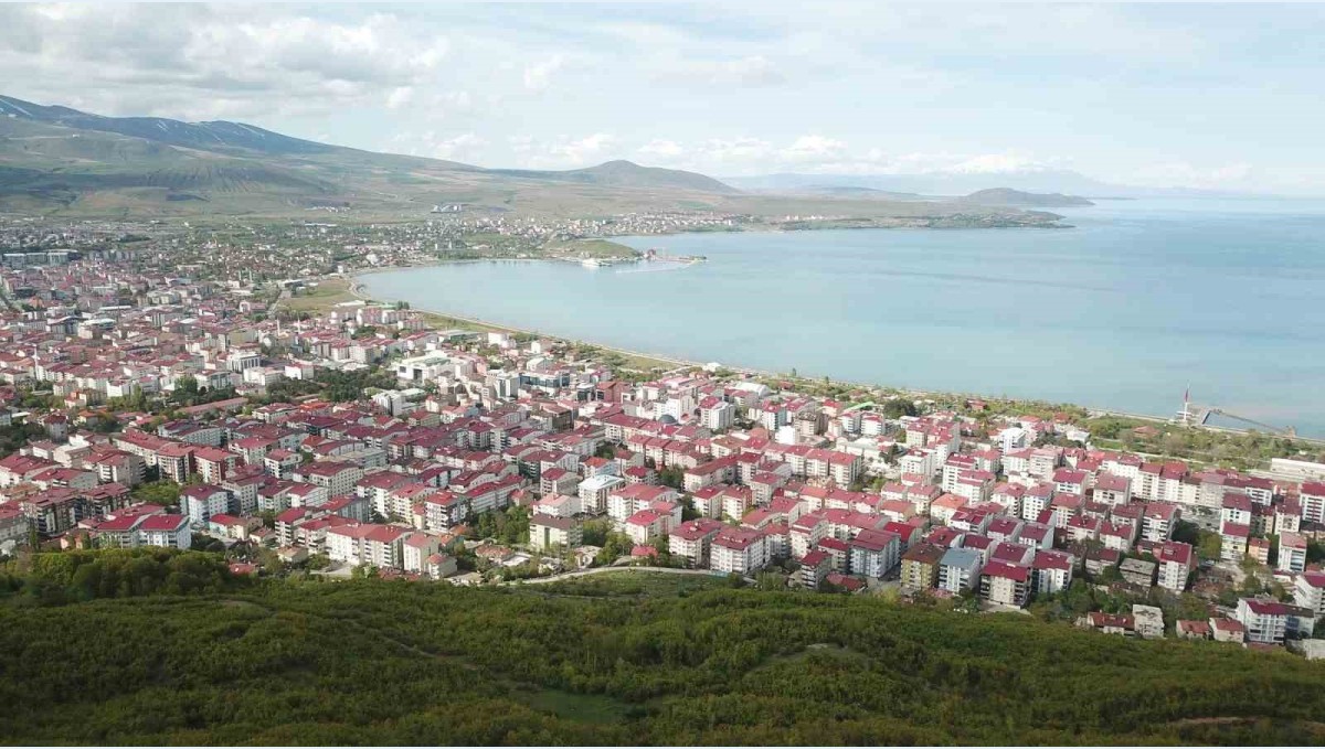 Tatvan'da çevre yolu ikmal ihalesi tamamlandı