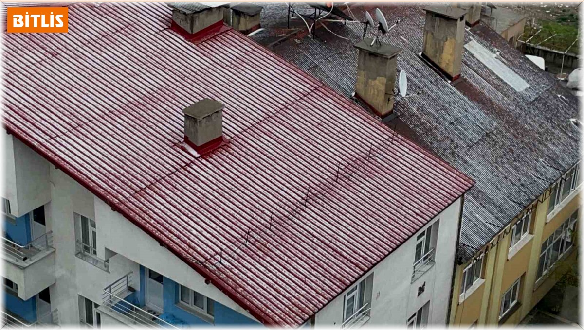 Tatvan'da dolu yağışı