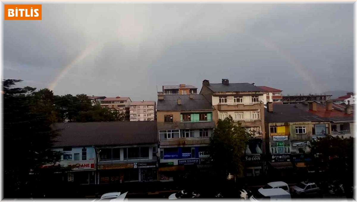 Tatvan'da gökkuşağı güzelliği
