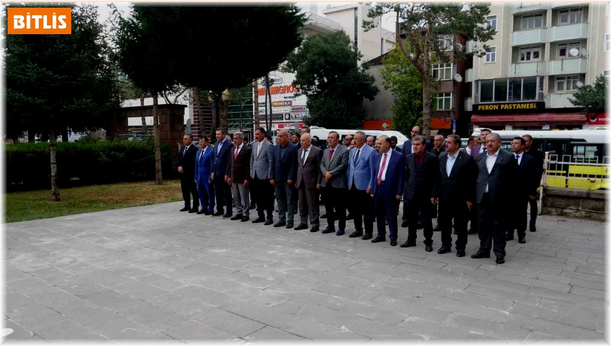 Tatvan'da İlköğretim Haftası törenle kutlandı