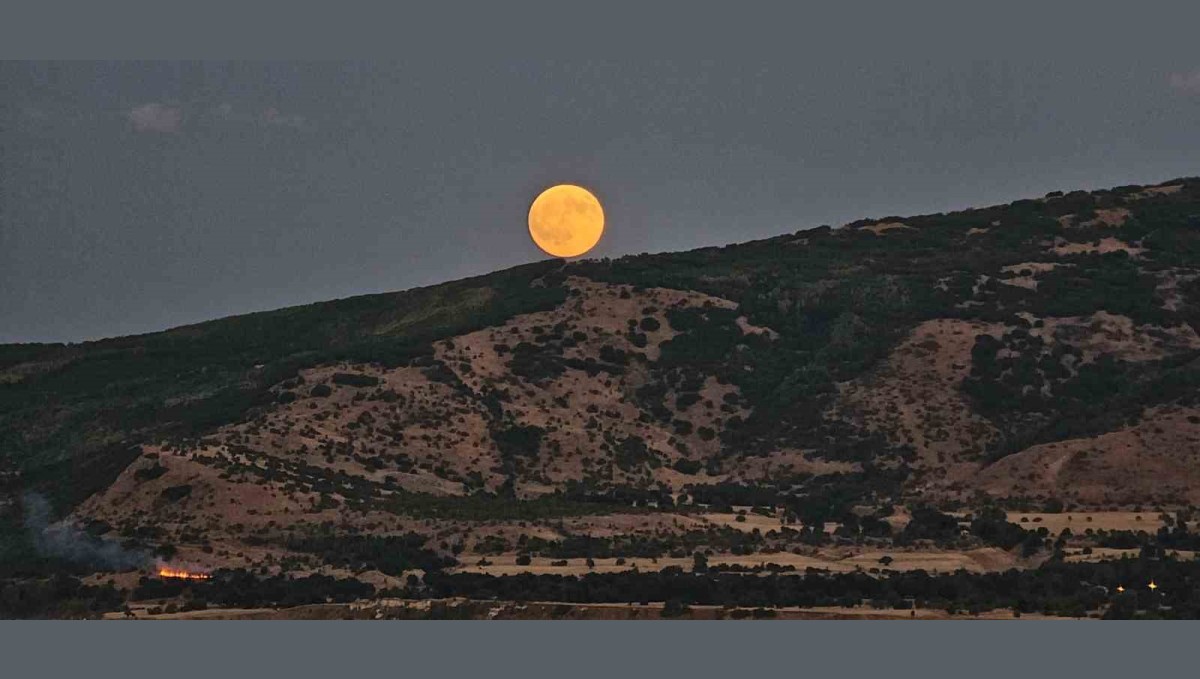 Tatvan'da "Kanlı Ay" tutulması