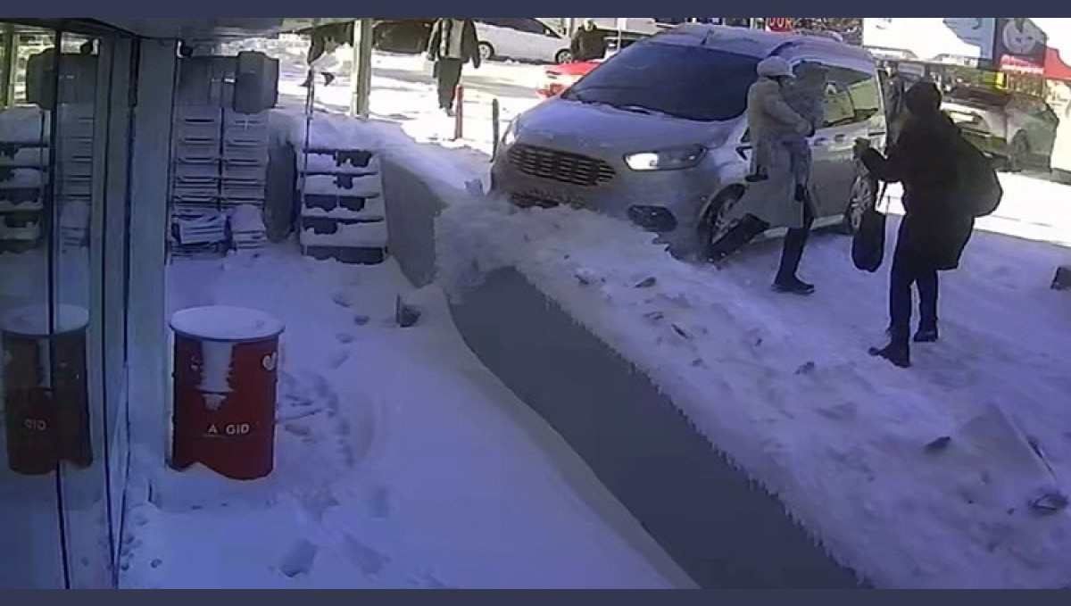 Tatvan'da kayan araç facianın eşiğinden döndü