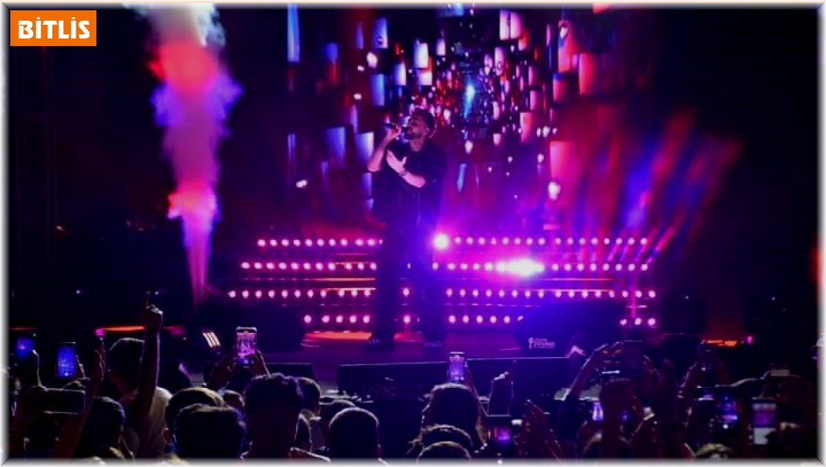 Tatvan'da "Sefo" konserine yoğun ilgi