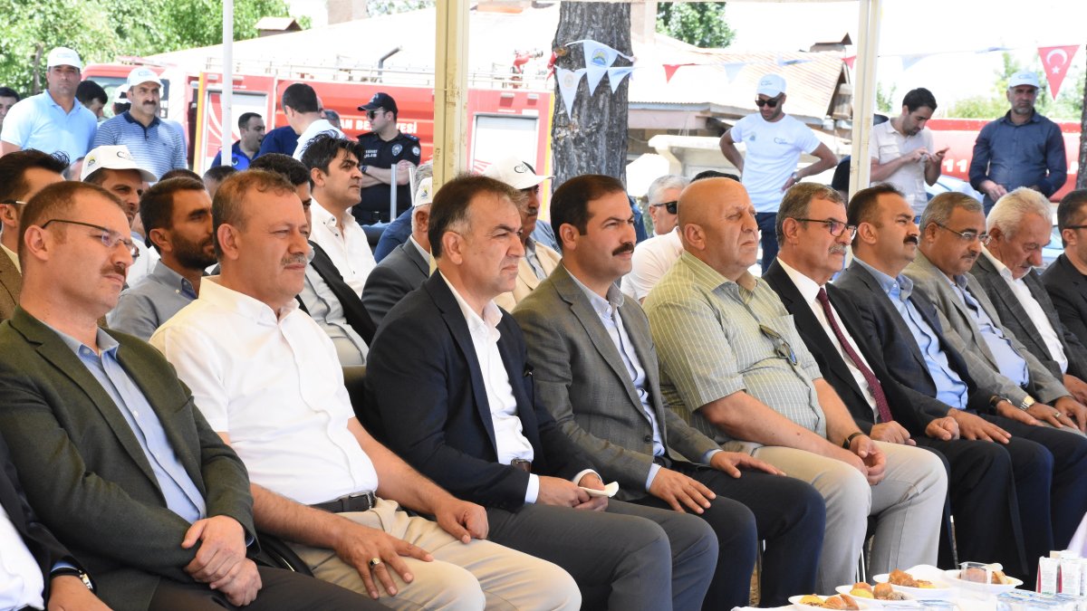 Tatvan'da toplu temel atma töreni yapıldı