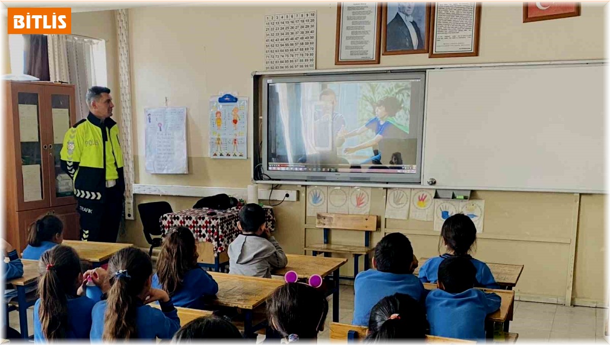 Tatvan'da 'Trafik Kuralları ve Trafik Güvenliği' semineri düzenlendi