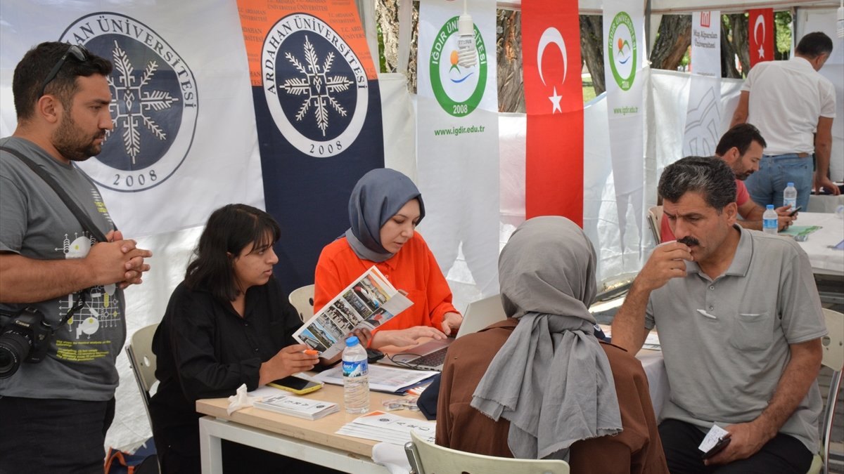 Tatvan'da üniversite tanıtım günü düzenlendi