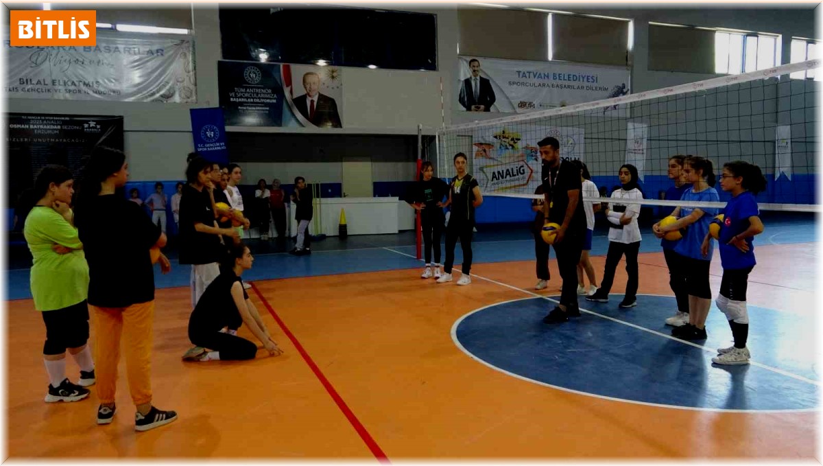 Tatvan'da voleybol eğitimine yoğun ilgi