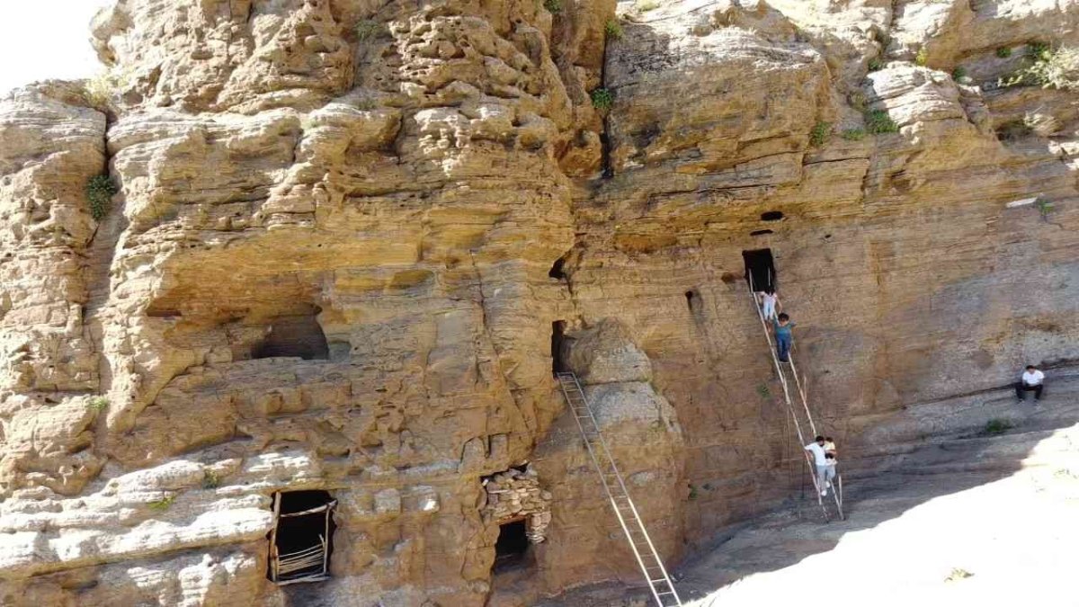 Tatvan'daki asırlık tarihi mağaralar keşfedilmeyi bekliyor