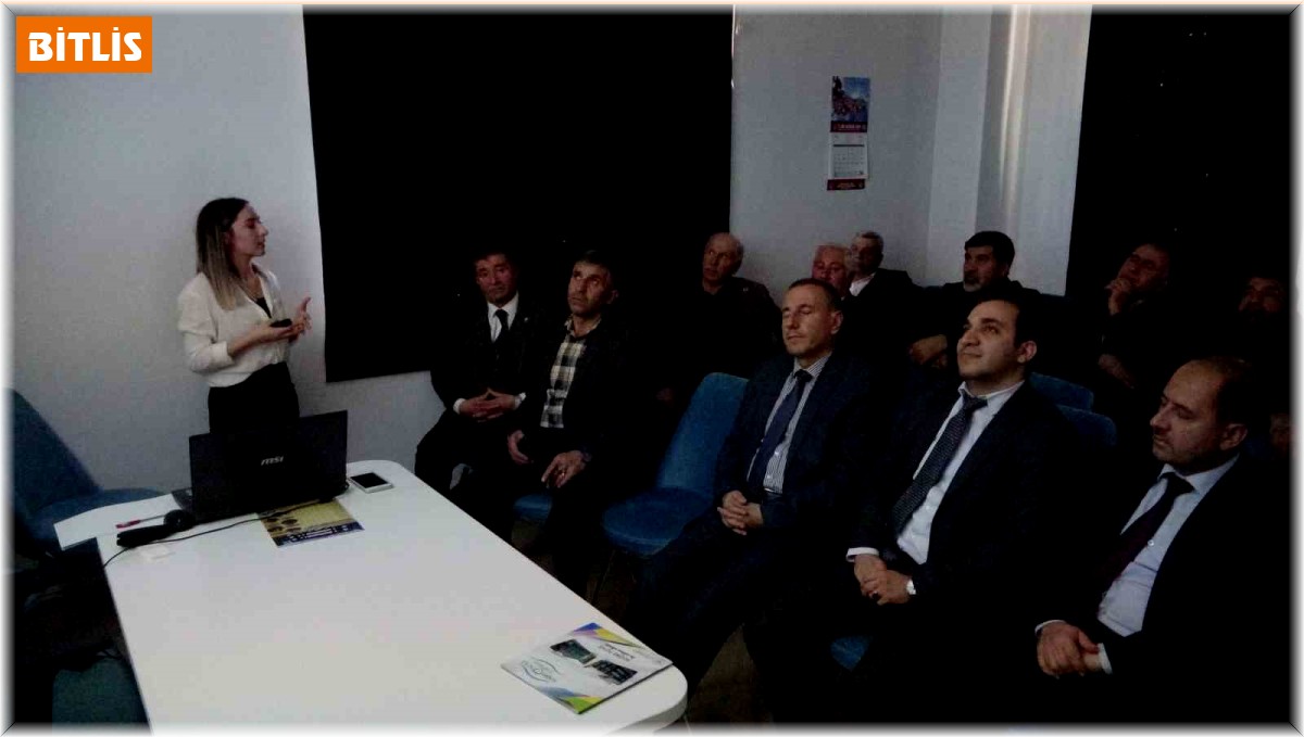 Tatvan'daki muhtarlar sağlık alanında bilgilendirildi