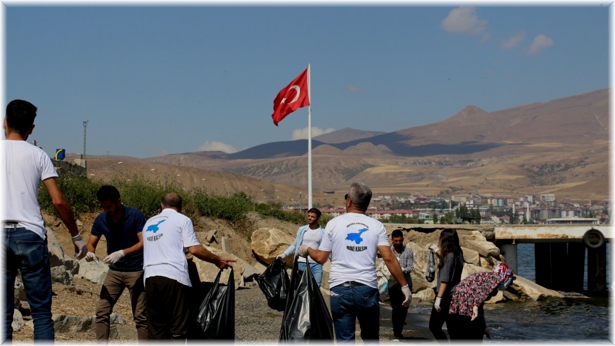 Tatvan’da ‘Dünya Kıyı Temizliği Günü’ etkinliği
