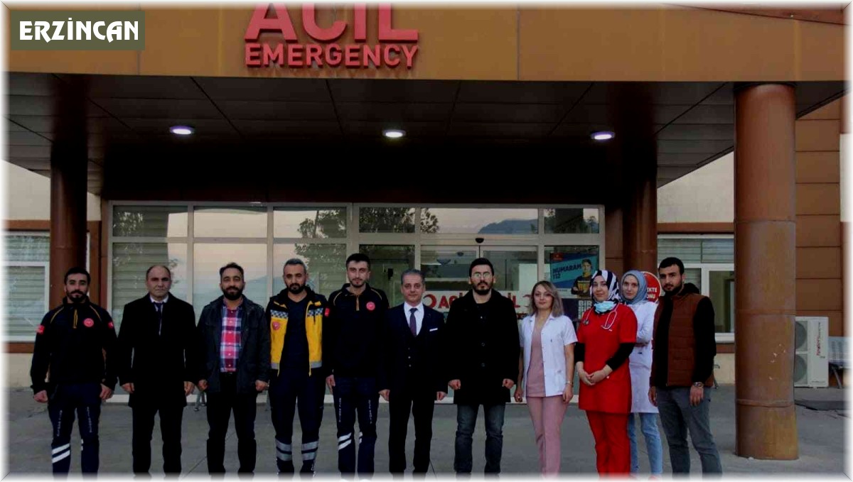 Tekin, ilçe hastanelerinde incelemelerde bulundu