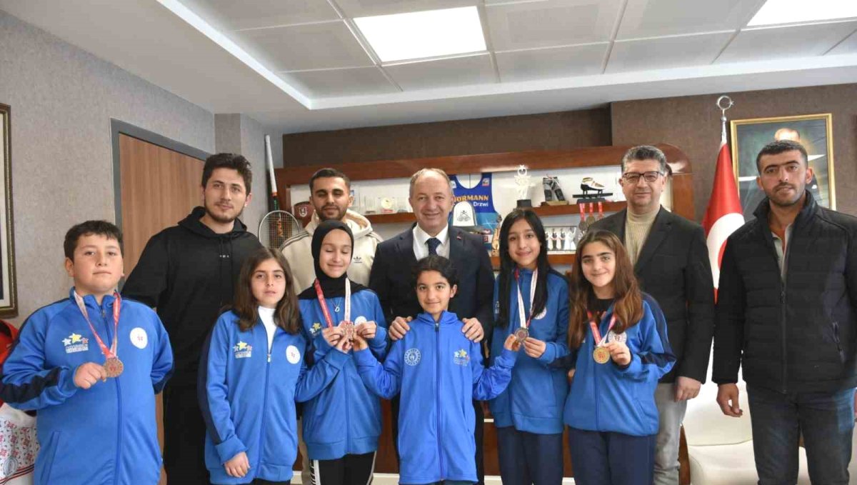 Tekmanlı minik eskrimcilerden başarılı sonuçlar