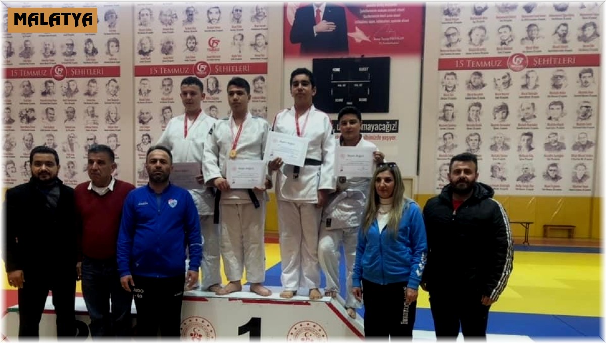 Tekme ve yumrukları Türkiye Şampiyonluğu için vurdu