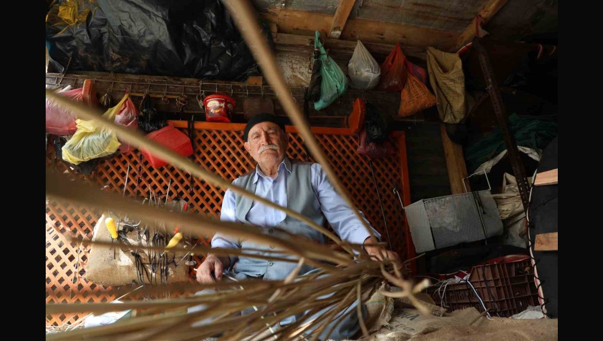Teknolojiye ayak uydurdu unutulmaya yüz tutmuş semerciliği ayakta tutuyor