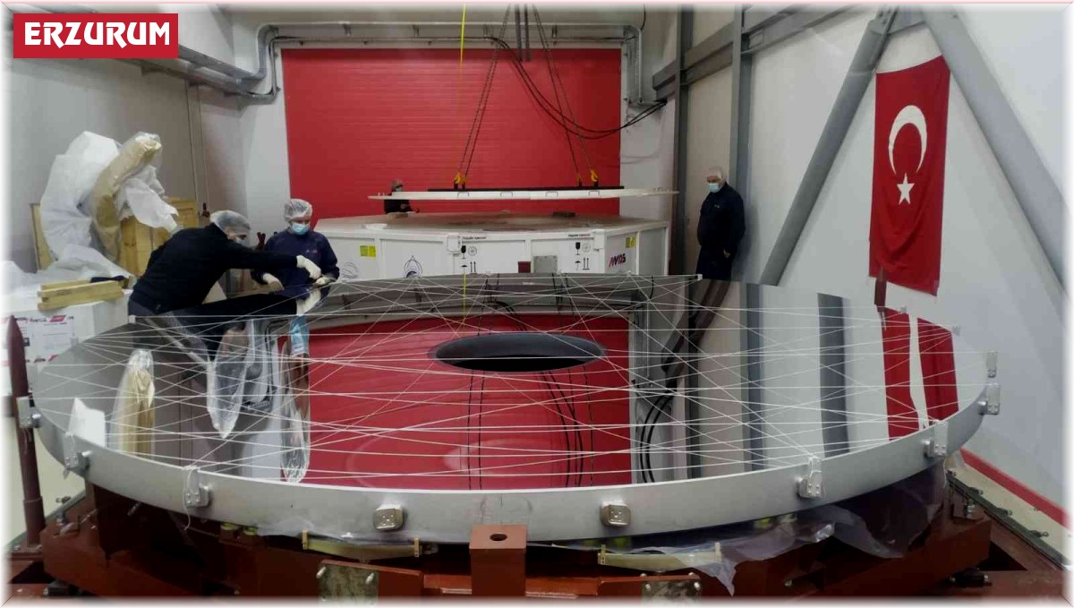 Teleskop aynasının kurulumuna başlandı