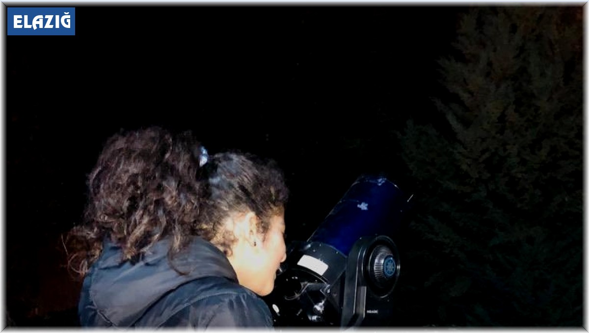 Teleskopla ayı ilk kez izleyen öğrenciler büyük heyecan yaşadı