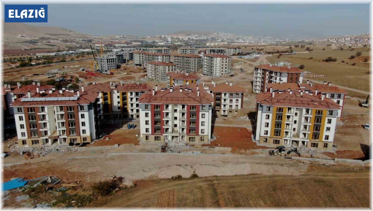 Temelini Cumhurbaşkanı Erdoğan'ın attığı deprem konutlarının yüzde 75'i tamamlandı