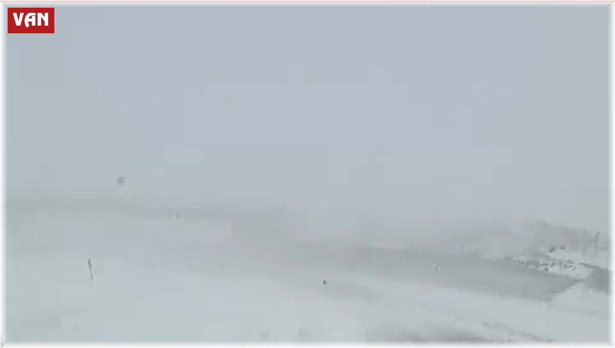 Tendürek Geçidi tipi nedeniyle trafiğe kapatıldı