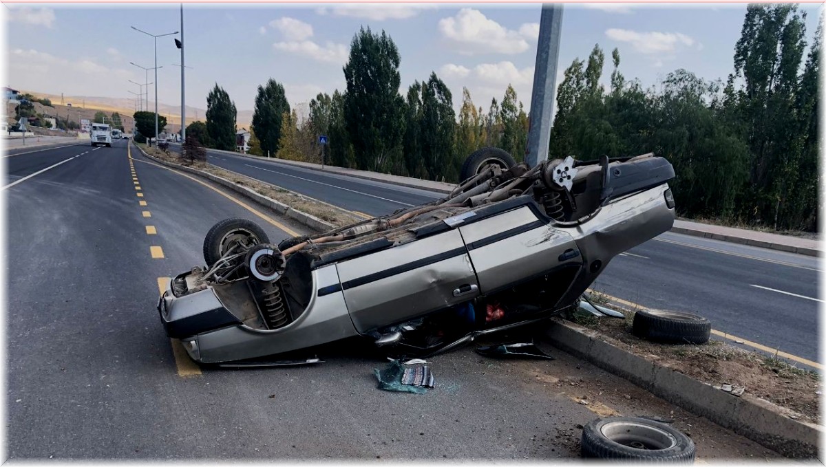 Tercan'da trafik kazası: 3 yaralı
