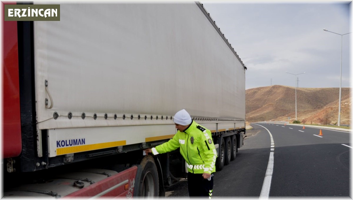 Tercan'da zorunlu kış lastiği uygulaması yapıldı