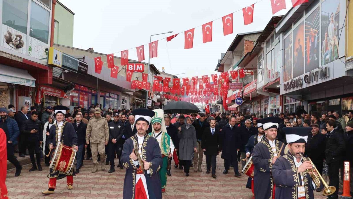 Tercan Kaymakamı Duman'dan "şemsiye" görüntülerine açıklama