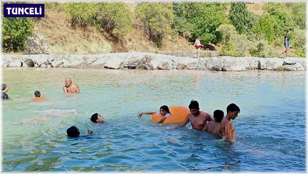 Termometreler 33 dereceyi gösterdi, sıcaktan bunalanlar Tağar Çayı'na akın etti