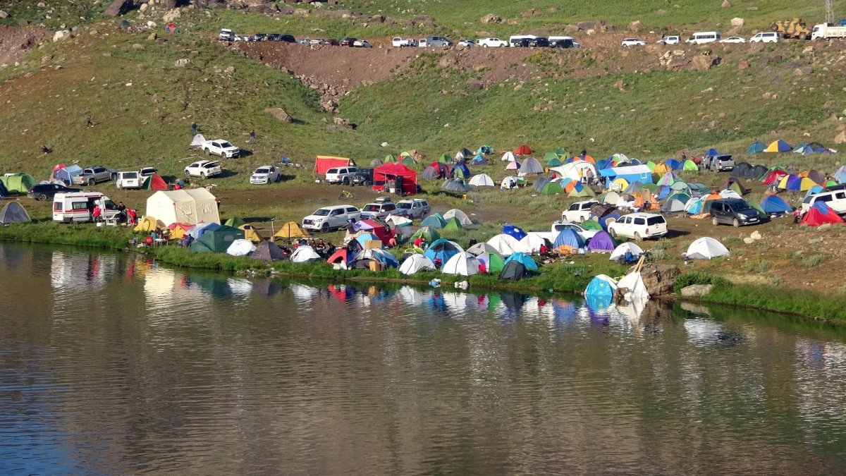 Terörden arındırılan Cilo Sat Buzul Gölleri festival alanına dönüştü
