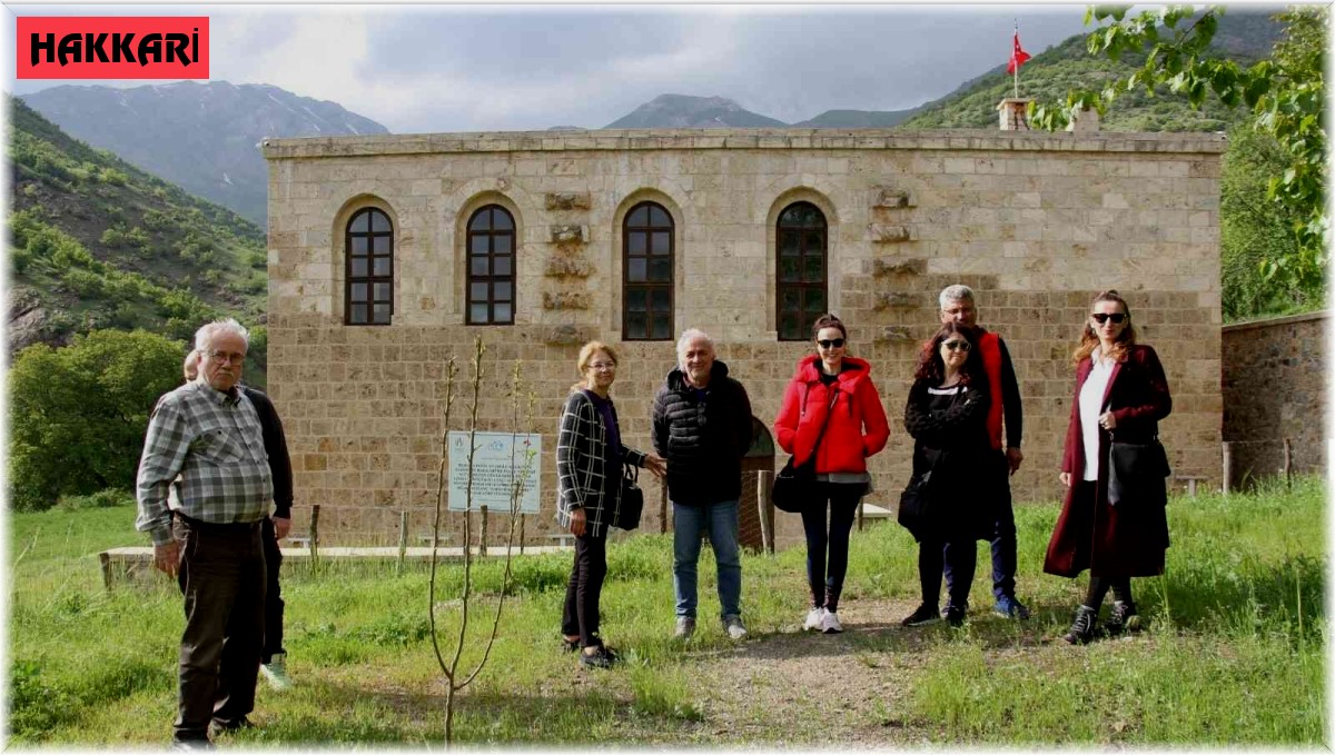 Terörden temizlenen Şemdinli'ye ziyaretçi akını