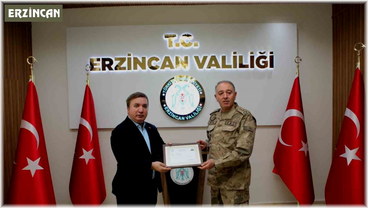 Teröristleri etkisiz hale getiren jandarma komutanlarına 'Başarı Belgesi' verildi