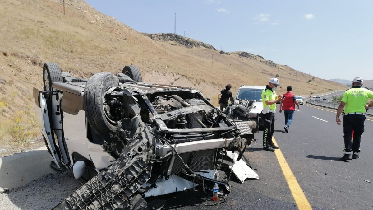 Ters dönen araçta 1 kişi yaralandı
