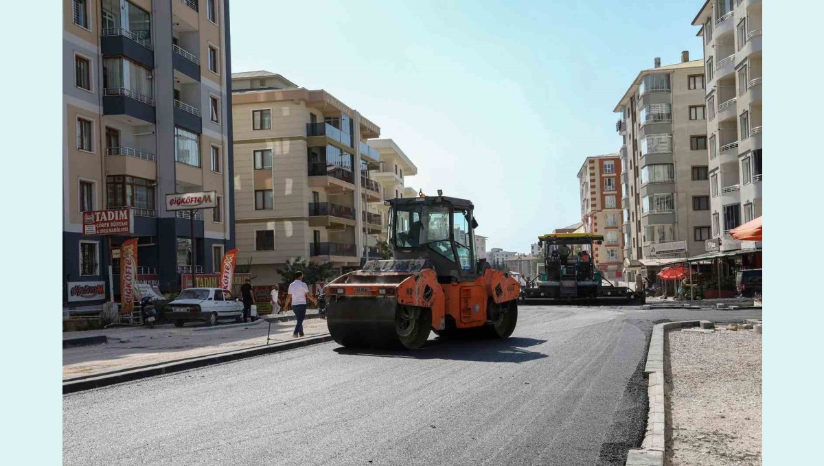 Terzioğlu Caddesi'nde asfalt serimi başladı