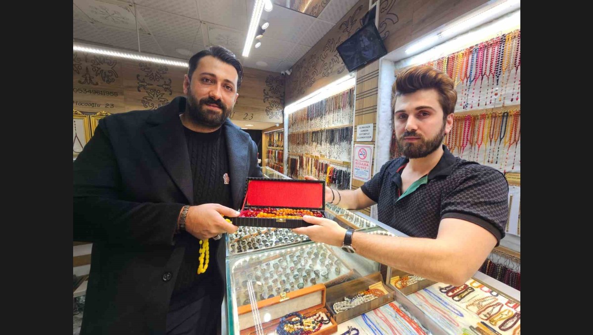 Tespih aşkı sınır tanımadı: 1 milyon 600 bin liralık Osmanlı kehribarı aldı