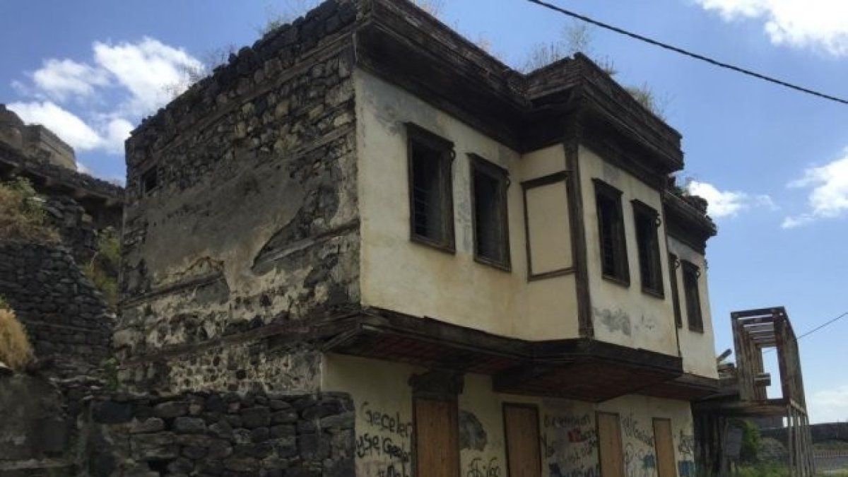 Tevfik Paşa Konağı yıkılıyor