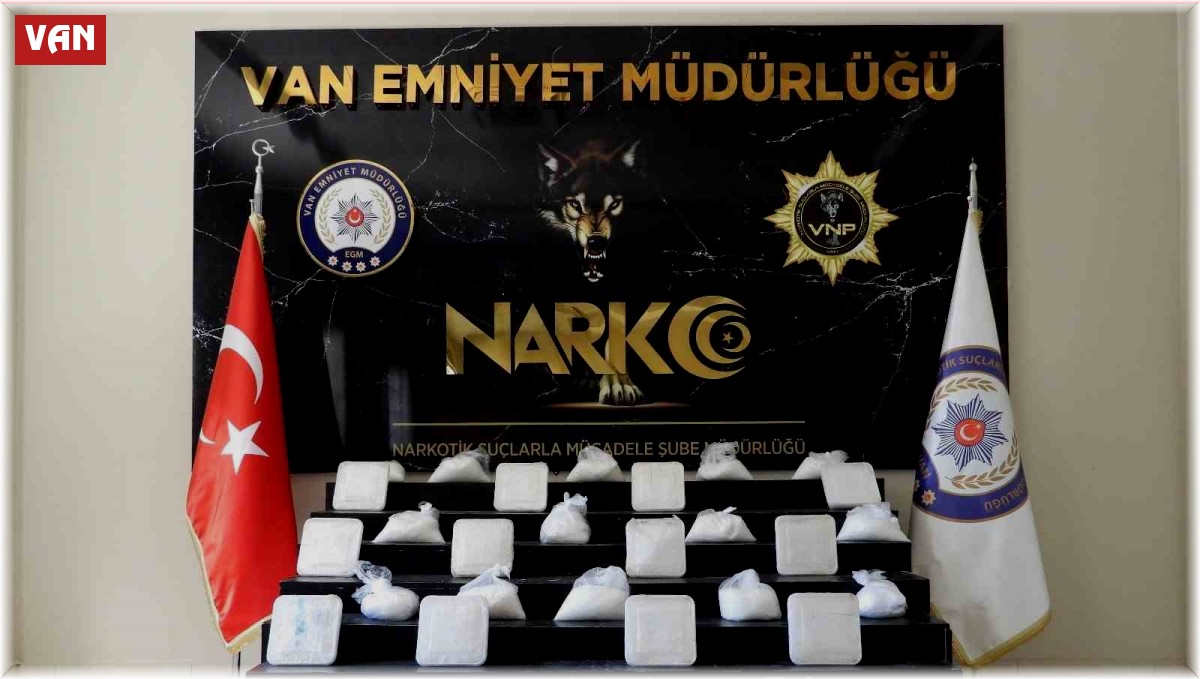 Tezeklerin arasında gizlenen 41 kilo metamfetamin ele geçirildi