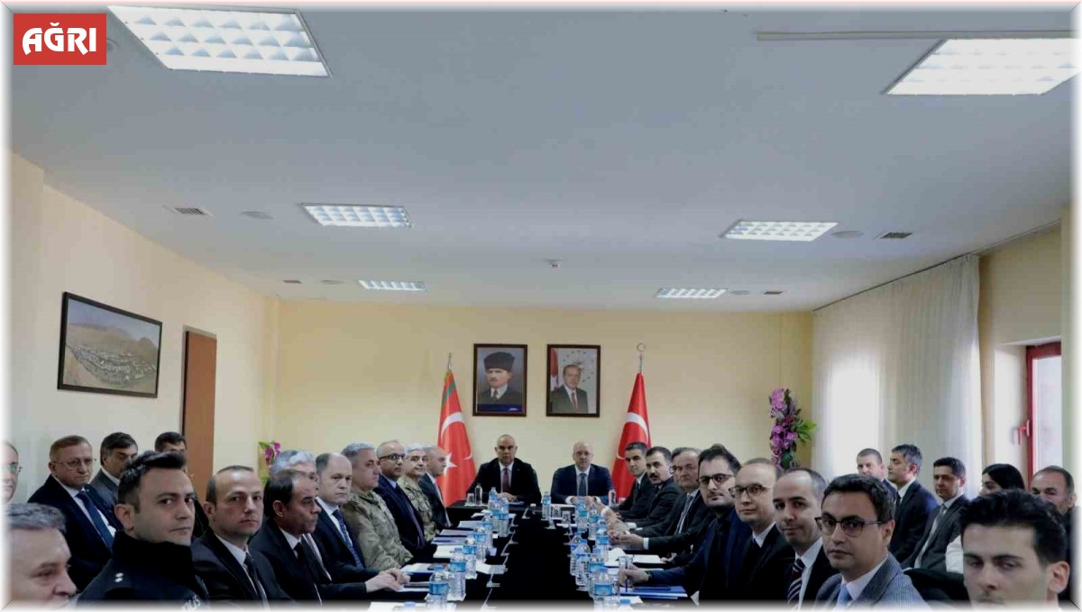 Ticaret Bakan Yardımcısı Uçarmak, Gürbulak Sınır Kapısı'nda incelemede bulundu