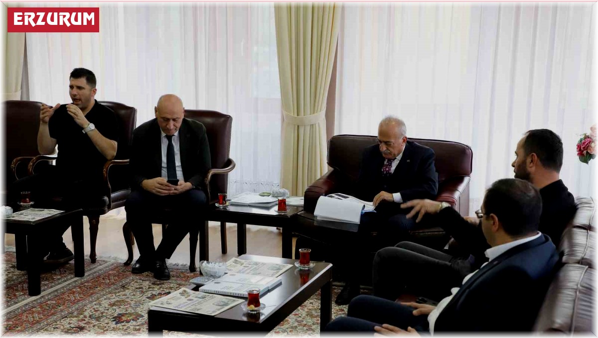 TİESF Başkanı Kerim Vural'dan Rektör Çomaklı'ya ziyaret