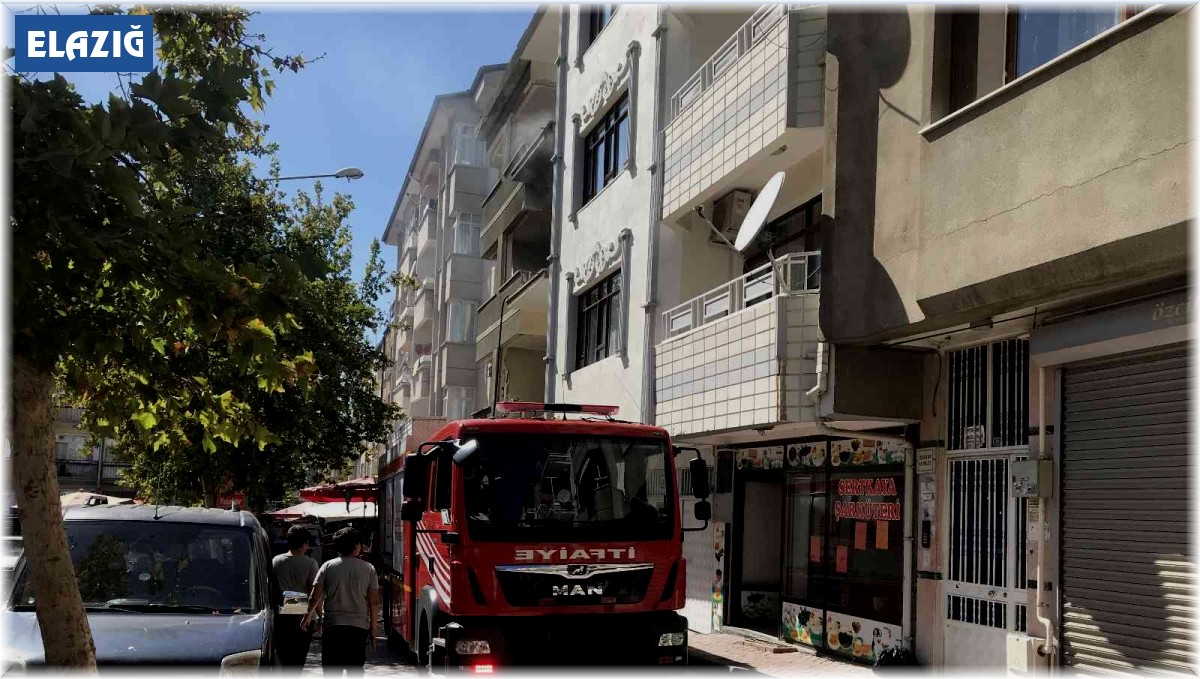 Tinerciler yaktı, itfaiye ekipleri söndürdü