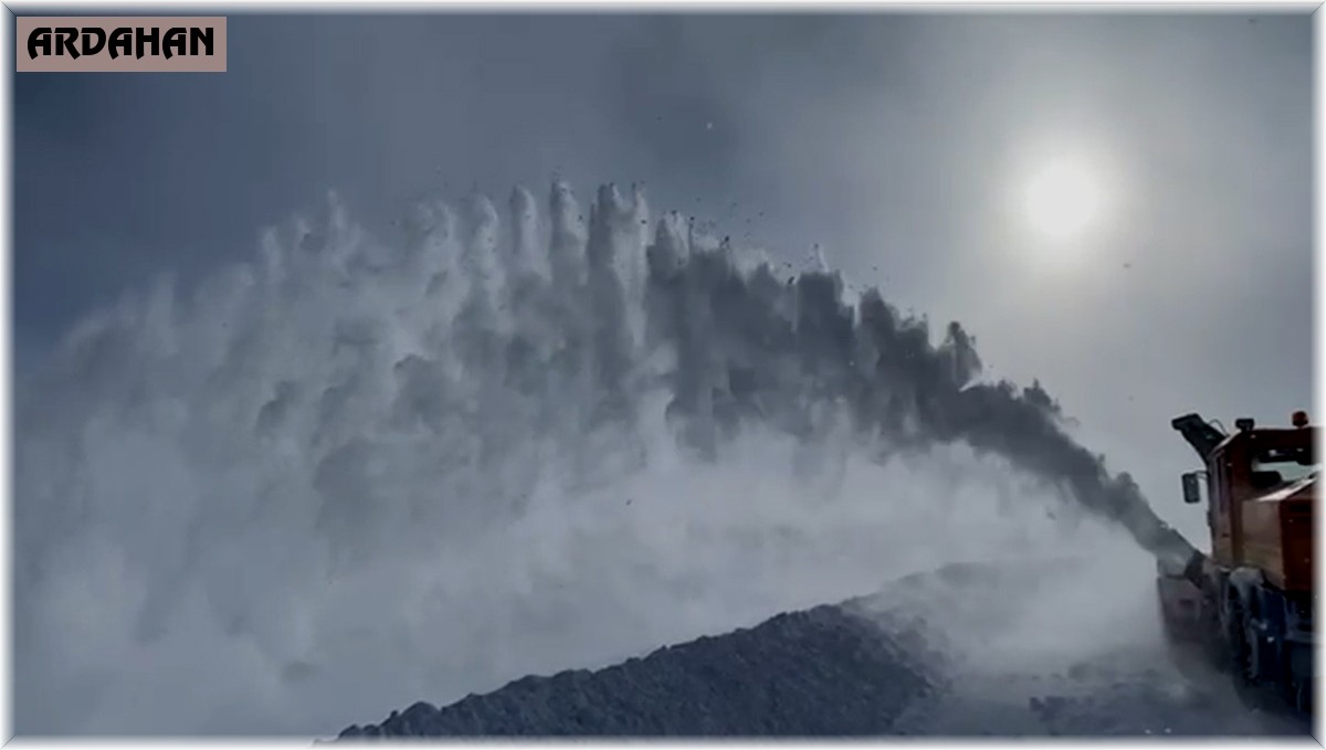 Tipide mahsur kalan biri ambulans 25 araç kurtarıldı