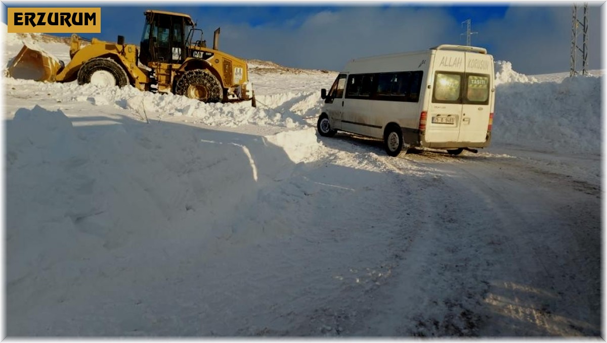 Tipide mahsur kalan öğrenci ve vatandaşlar, 5 saatlik çalışma sonunda kurtarıldı