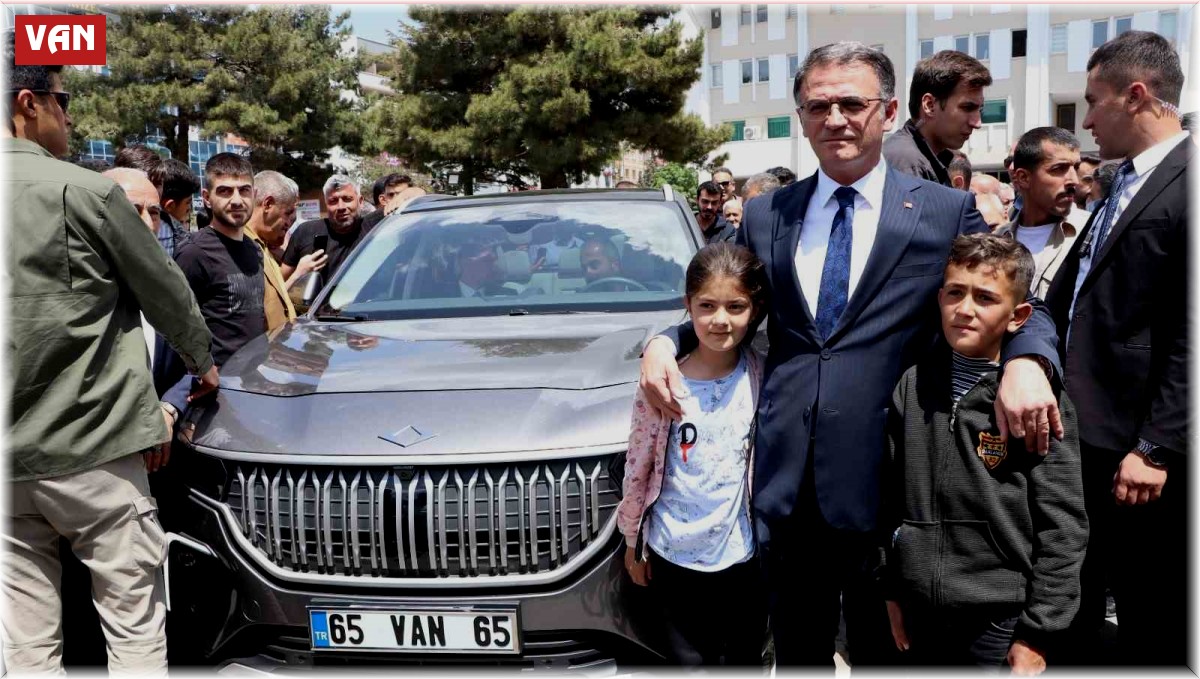 Togg, Van'da vatandaşların beğenisine sunuldu